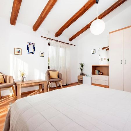 Studio And Room Tea Rovinj Kültér fotó